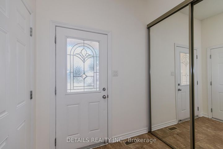 Photo 3 at 134 Tacom Circle, Nepean (Strandherd), Ottawa