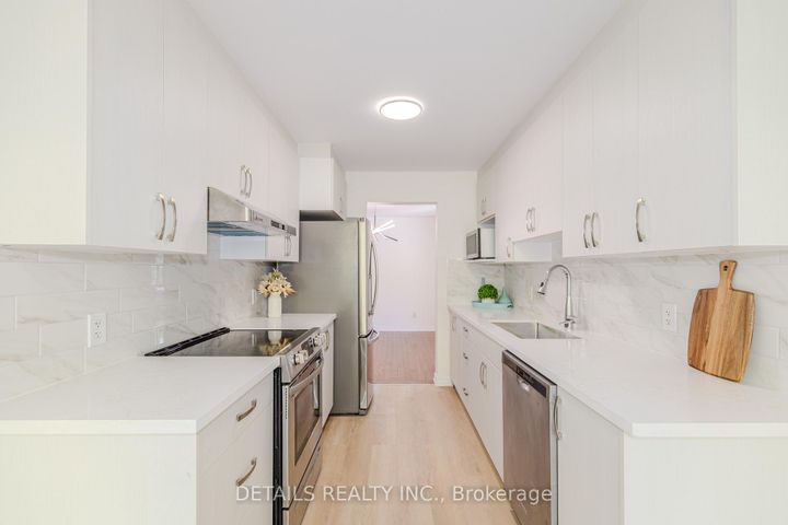Photo 8 at 134 Tacom Circle, Nepean (Strandherd), Ottawa