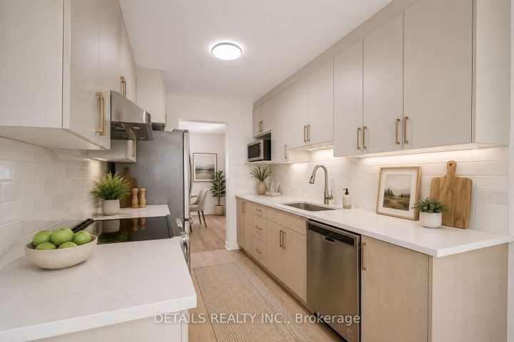 Photo 10 at 134 Tacom Circle, Nepean (Strandherd), Ottawa