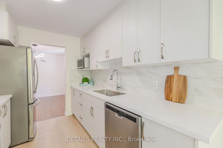 Photo 13 at 134 Tacom Circle, Nepean (Strandherd), Ottawa