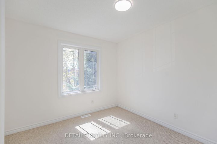 Photo 37 at 134 Tacom Circle, Nepean (Strandherd), Ottawa