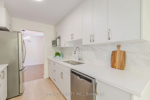 Photo 13 at 134 Tacom Circle, Nepean (Strandherd), Ottawa