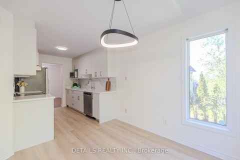 Photo 15 at 134 Tacom Circle, Nepean (Strandherd), Ottawa