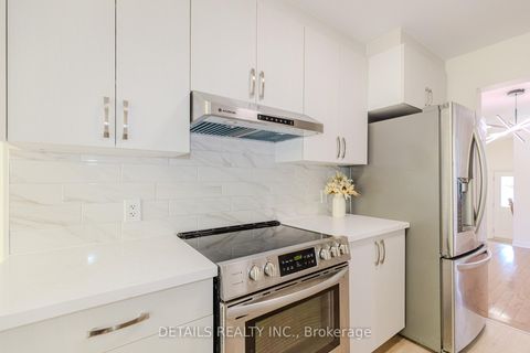 Photo 19 at 134 Tacom Circle, Nepean (Strandherd), Ottawa