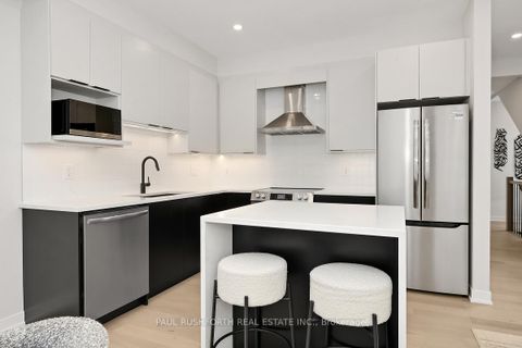 Photo 9 at 11 Pumice Place, Nepean (Half Moon Bay), Ottawa