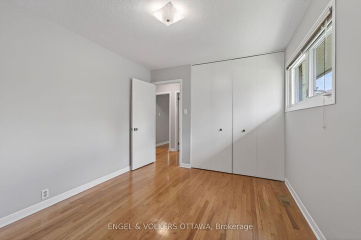 Photo 20 at 62 Wigan Drive, Nepean (Borden Farm/Stewart Farm/Carleton Heights/Parkwood Hills), Ottawa