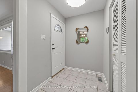 Photo 2 at 62 Wigan Drive, Nepean (Borden Farm/Stewart Farm/Carleton Heights/Parkwood Hills), Ottawa