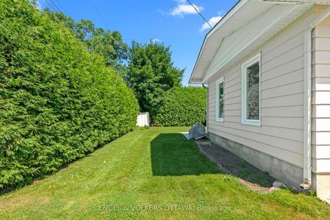 Photo 29 at 62 Wigan Drive, Nepean (Borden Farm/Stewart Farm/Carleton Heights/Parkwood Hills), Ottawa