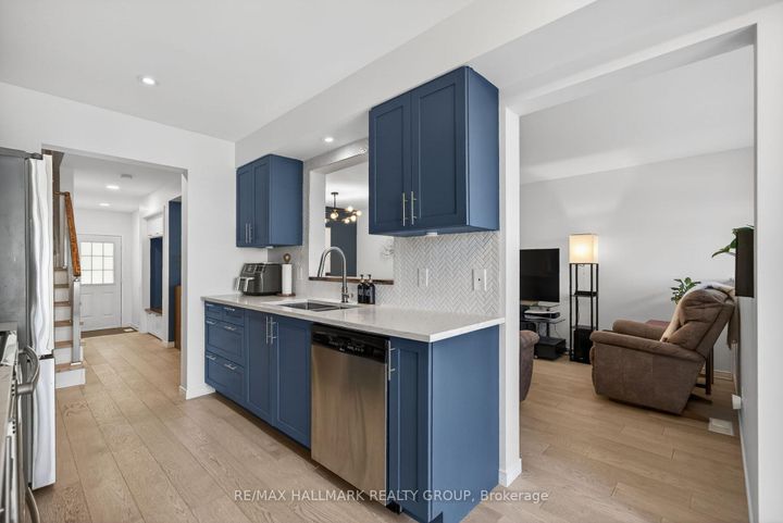 Photo 16 at 115 Cedardown Private, Nepean (Stonebridge), Ottawa