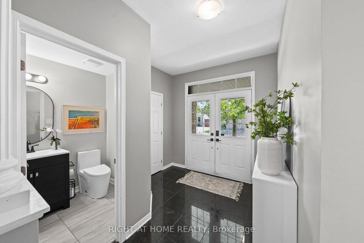 Photo 3 at 517 STONECHURCH Way, Nepean (Cedargrove/Fraserdale), Ottawa