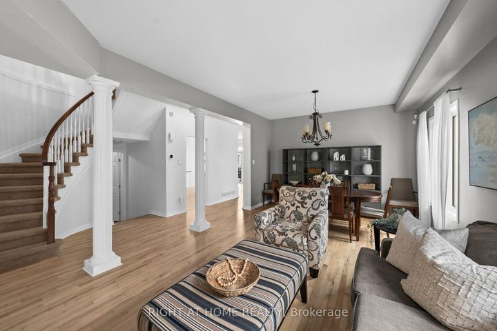 Photo 6 at 517 STONECHURCH Way, Nepean (Cedargrove/Fraserdale), Ottawa