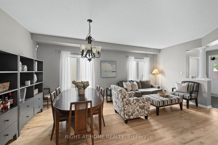 Photo 7 at 517 STONECHURCH Way, Nepean (Cedargrove/Fraserdale), Ottawa