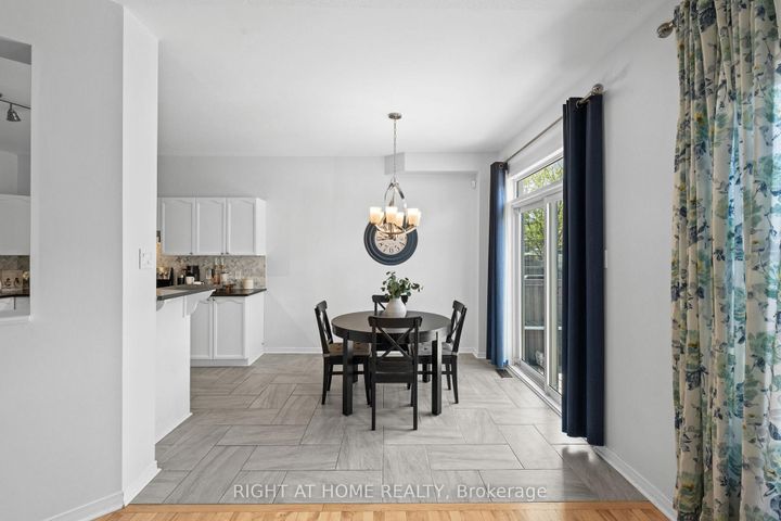 Photo 11 at 517 STONECHURCH Way, Nepean (Cedargrove/Fraserdale), Ottawa