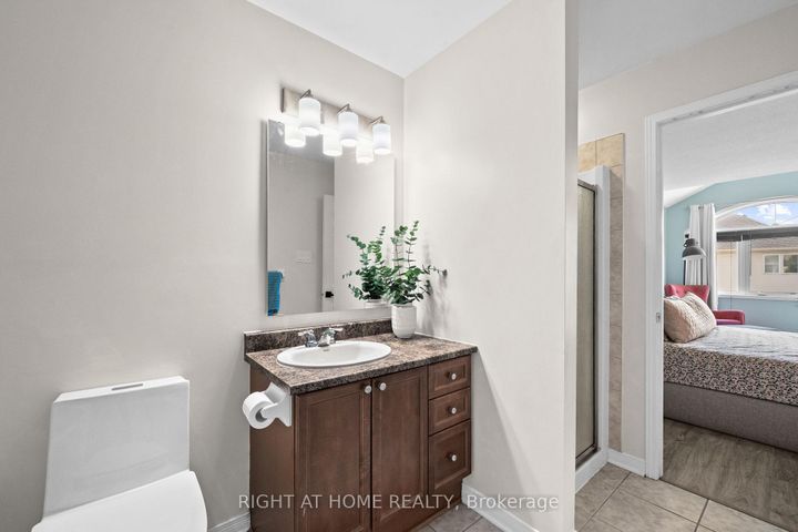 Photo 27 at 517 STONECHURCH Way, Nepean (Cedargrove/Fraserdale), Ottawa