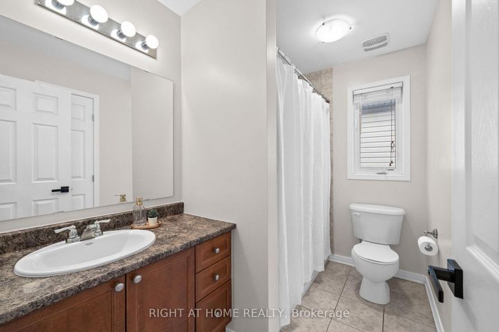 Photo 32 at 517 STONECHURCH Way, Nepean (Cedargrove/Fraserdale), Ottawa