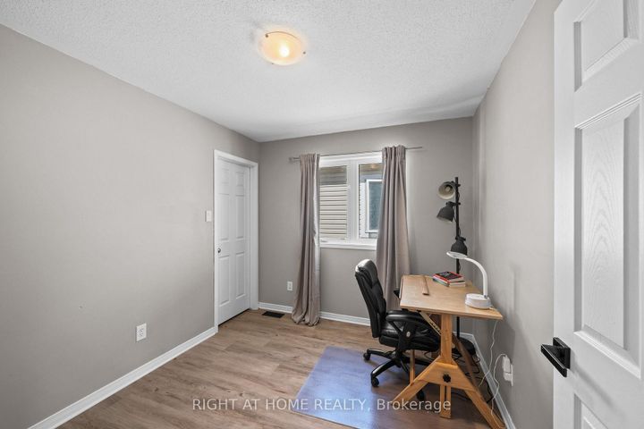 Photo 33 at 517 STONECHURCH Way, Nepean (Cedargrove/Fraserdale), Ottawa