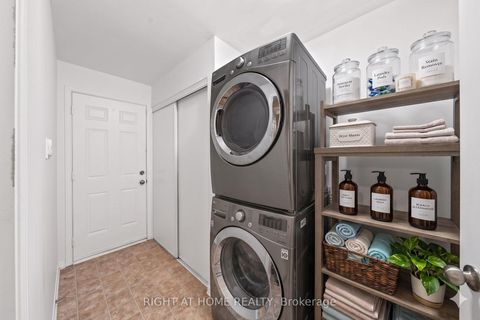 Photo 20 at 517 STONECHURCH Way, Nepean (Cedargrove/Fraserdale), Ottawa