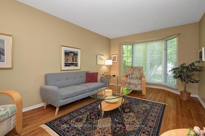 Photo 3 at 10 Cosburn Avenue, Nepean (Arlington Woods), Ottawa