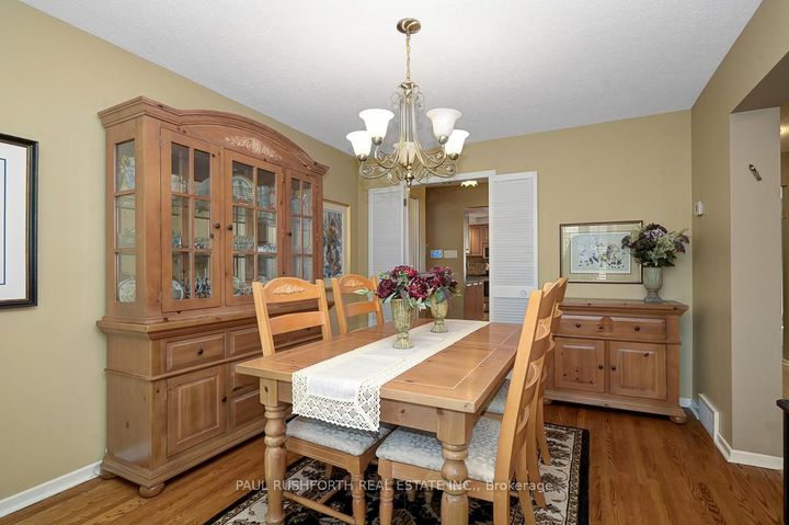 Photo 8 at 10 Cosburn Avenue, Nepean (Arlington Woods), Ottawa