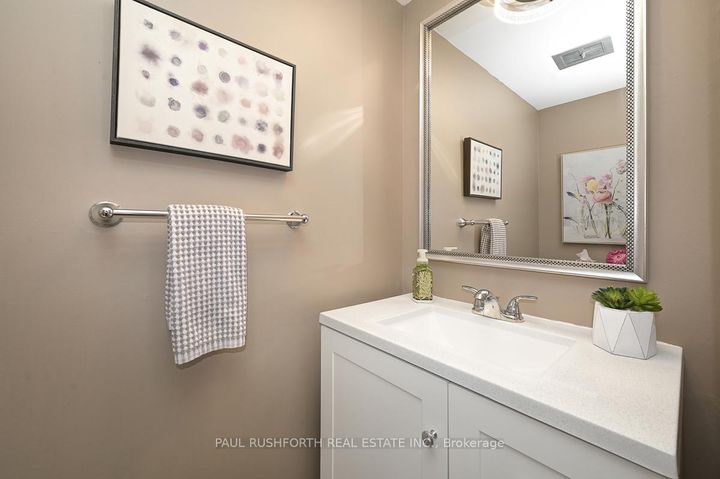 Photo 16 at 10 Cosburn Avenue, Nepean (Arlington Woods), Ottawa