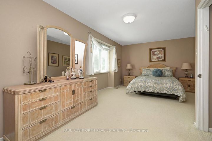 Photo 17 at 10 Cosburn Avenue, Nepean (Arlington Woods), Ottawa