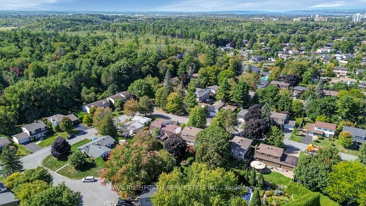 Photo 35 at 10 Cosburn Avenue, Nepean (Arlington Woods), Ottawa
