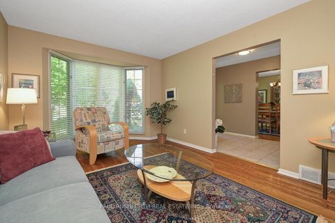 Photo 4 at 10 Cosburn Avenue, Nepean (Arlington Woods), Ottawa