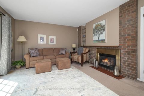 Photo 14 at 10 Cosburn Avenue, Nepean (Arlington Woods), Ottawa