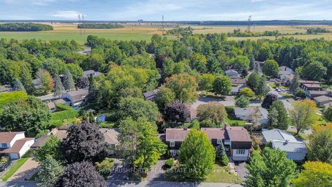 Photo 37 at 10 Cosburn Avenue, Nepean (Arlington Woods), Ottawa