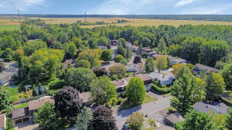 Photo 38 at 10 Cosburn Avenue, Nepean (Arlington Woods), Ottawa