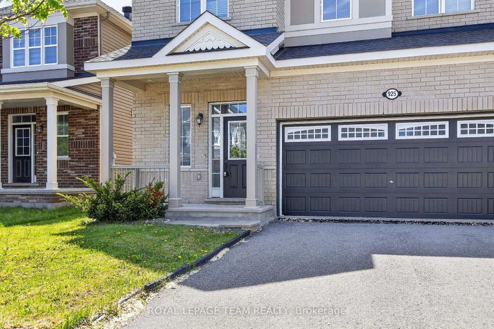 Photo 1 at 925 Whimbrel Way, Nepean (Half Moon Bay), Ottawa