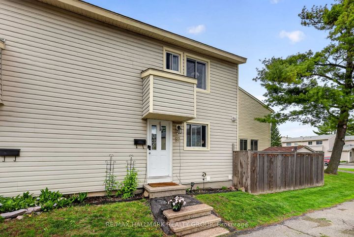Photo 1 at 52 Thistledown Court, Nepean (Pheasant Run), Ottawa