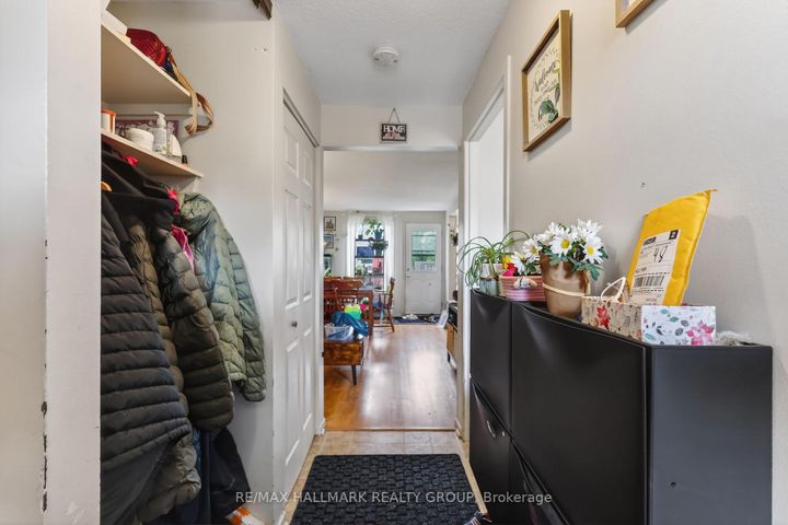 Photo 4 at 52 Thistledown Court, Nepean (Pheasant Run), Ottawa