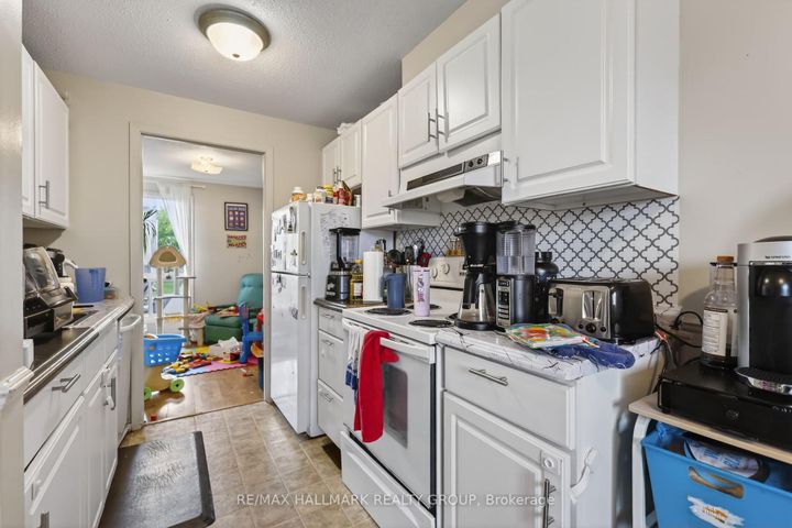 Photo 6 at 52 Thistledown Court, Nepean (Pheasant Run), Ottawa