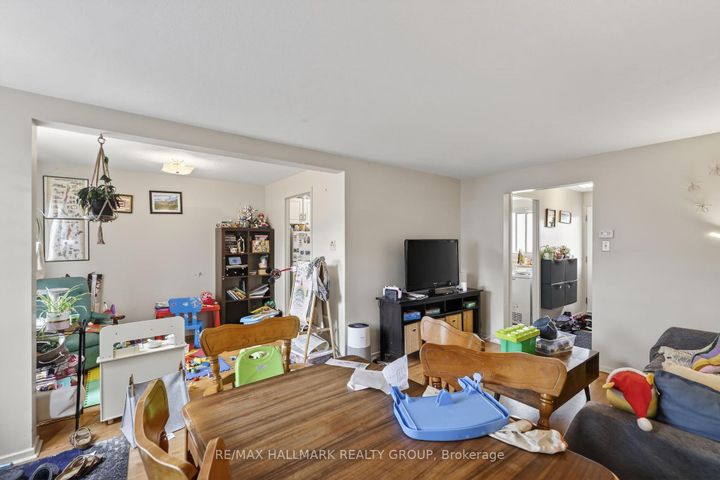 Photo 14 at 52 Thistledown Court, Nepean (Pheasant Run), Ottawa