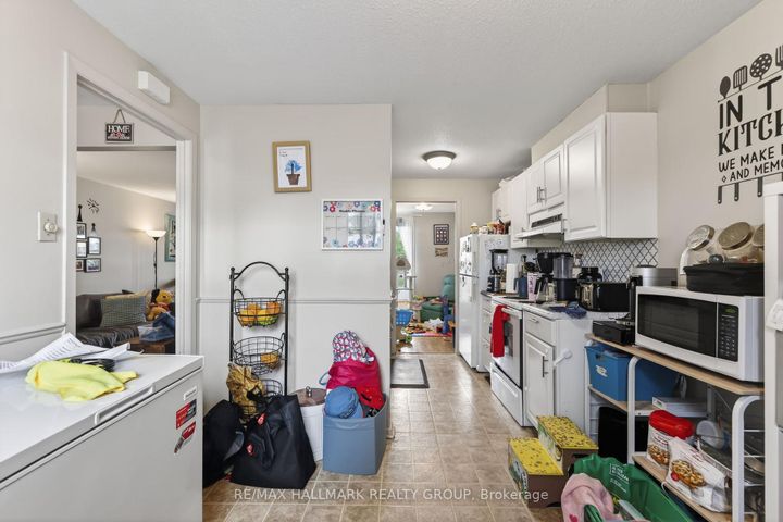 Photo 16 at 52 Thistledown Court, Nepean (Pheasant Run), Ottawa