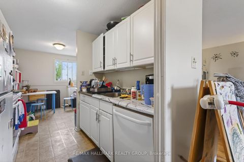 Photo 12 at 52 Thistledown Court, Nepean (Pheasant Run), Ottawa