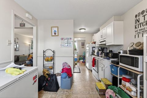 Photo 16 at 52 Thistledown Court, Nepean (Pheasant Run), Ottawa