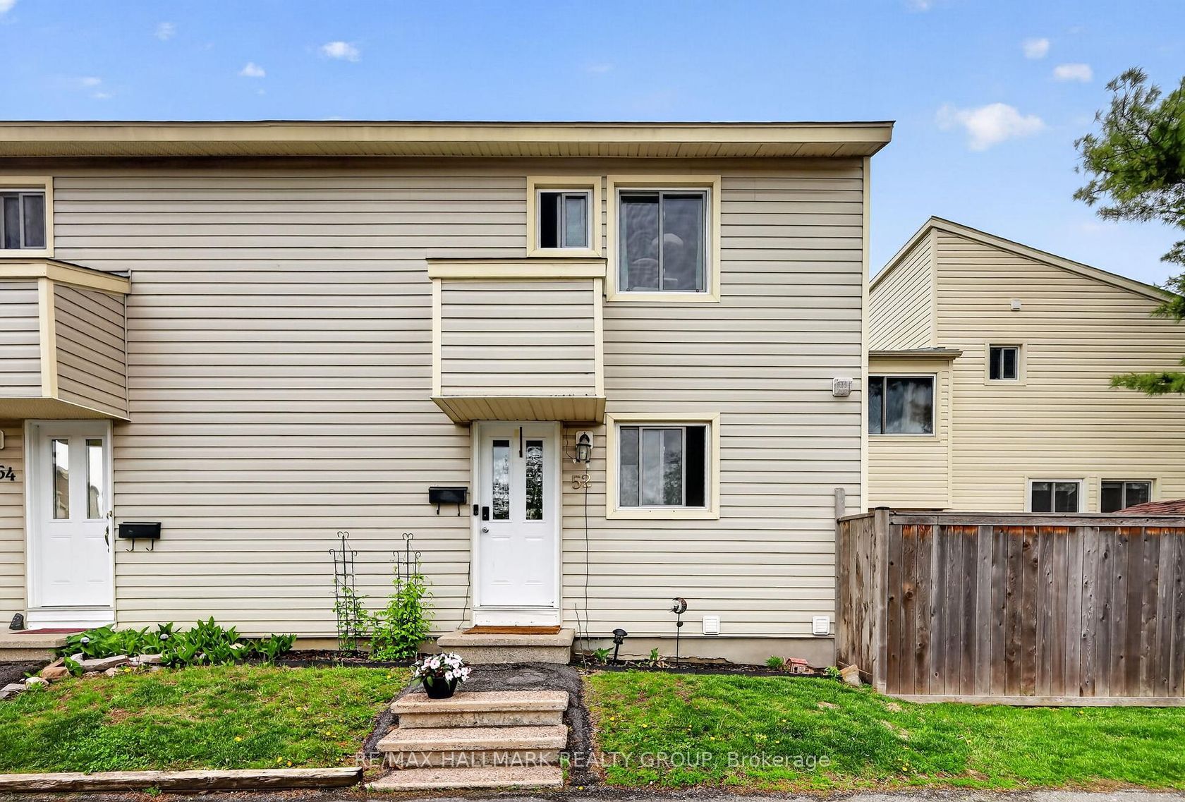 52 Thistledown Court, Nepean (Pheasant Run), Ottawa 