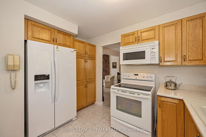 Photo 13 at 60 Horner Drive, Nepean (Lakeview Park), Ottawa