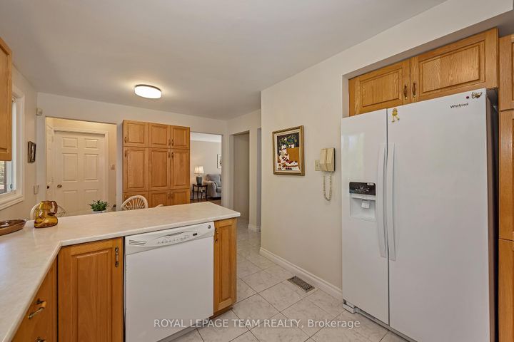 Photo 14 at 60 Horner Drive, Nepean (Lakeview Park), Ottawa