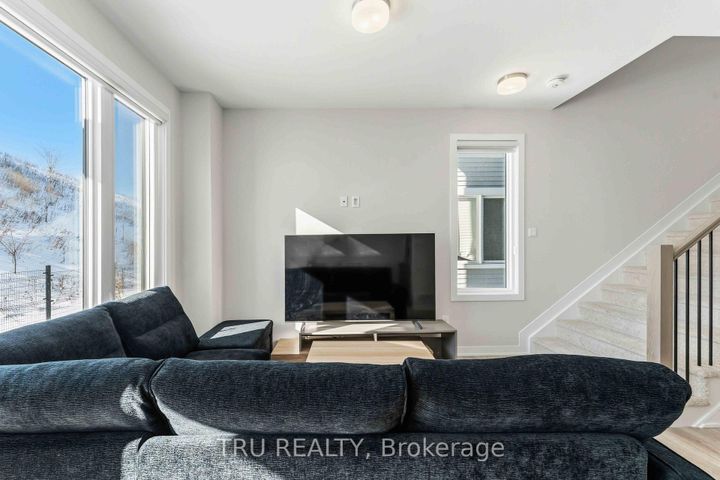 Photo 10 at 706 Expansion Road, Nepean (Half Moon Bay), Ottawa
