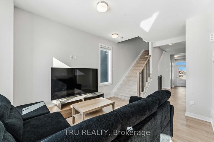 Photo 11 at 706 Expansion Road, Nepean (Half Moon Bay), Ottawa