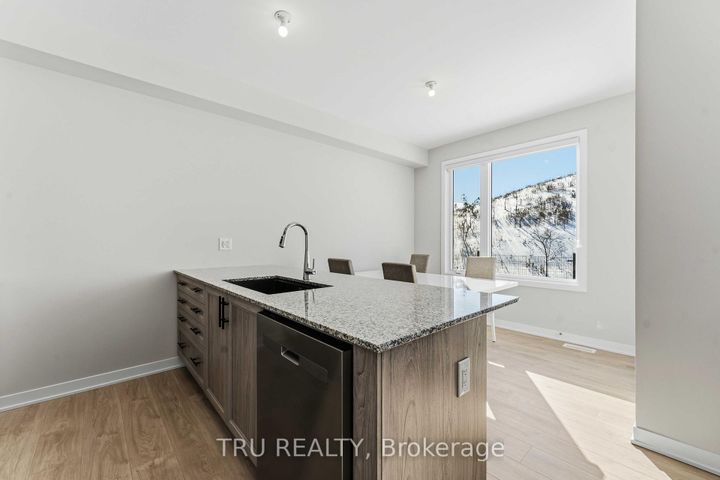 Photo 15 at 706 Expansion Road, Nepean (Half Moon Bay), Ottawa
