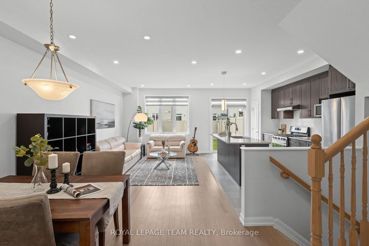 Photo 6 at 45 Finglas Court N, Nepean (Half Moon Bay), Ottawa