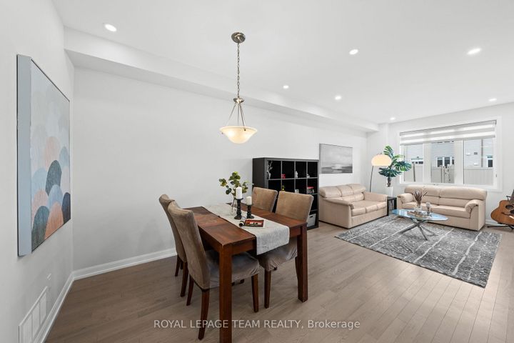 Photo 7 at 45 Finglas Court N, Nepean (Half Moon Bay), Ottawa