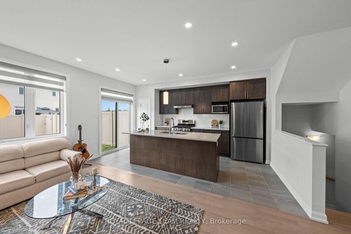 Photo 11 at 45 Finglas Court N, Nepean (Half Moon Bay), Ottawa