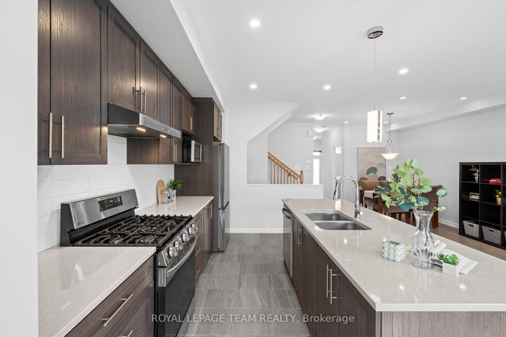 Photo 13 at 45 Finglas Court N, Nepean (Half Moon Bay), Ottawa