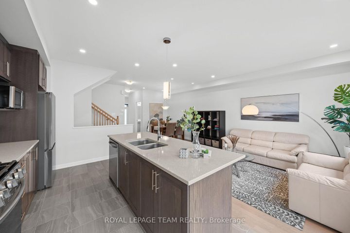 Photo 14 at 45 Finglas Court N, Nepean (Half Moon Bay), Ottawa