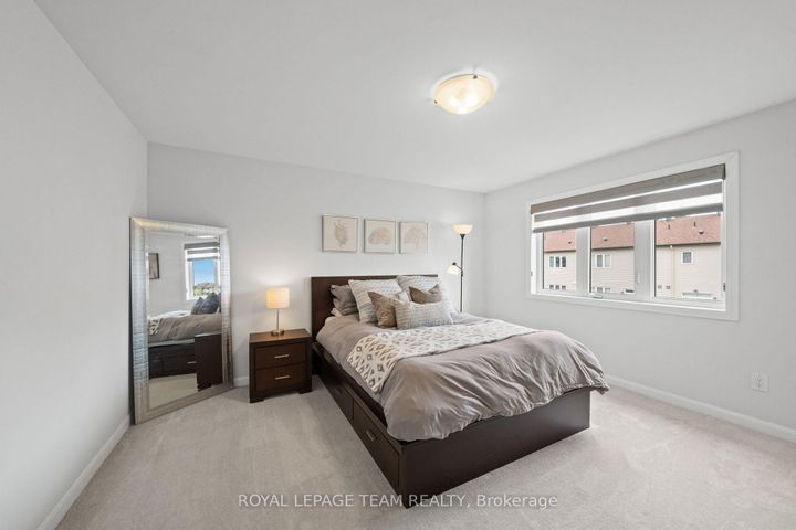 Photo 20 at 45 Finglas Court N, Nepean (Half Moon Bay), Ottawa